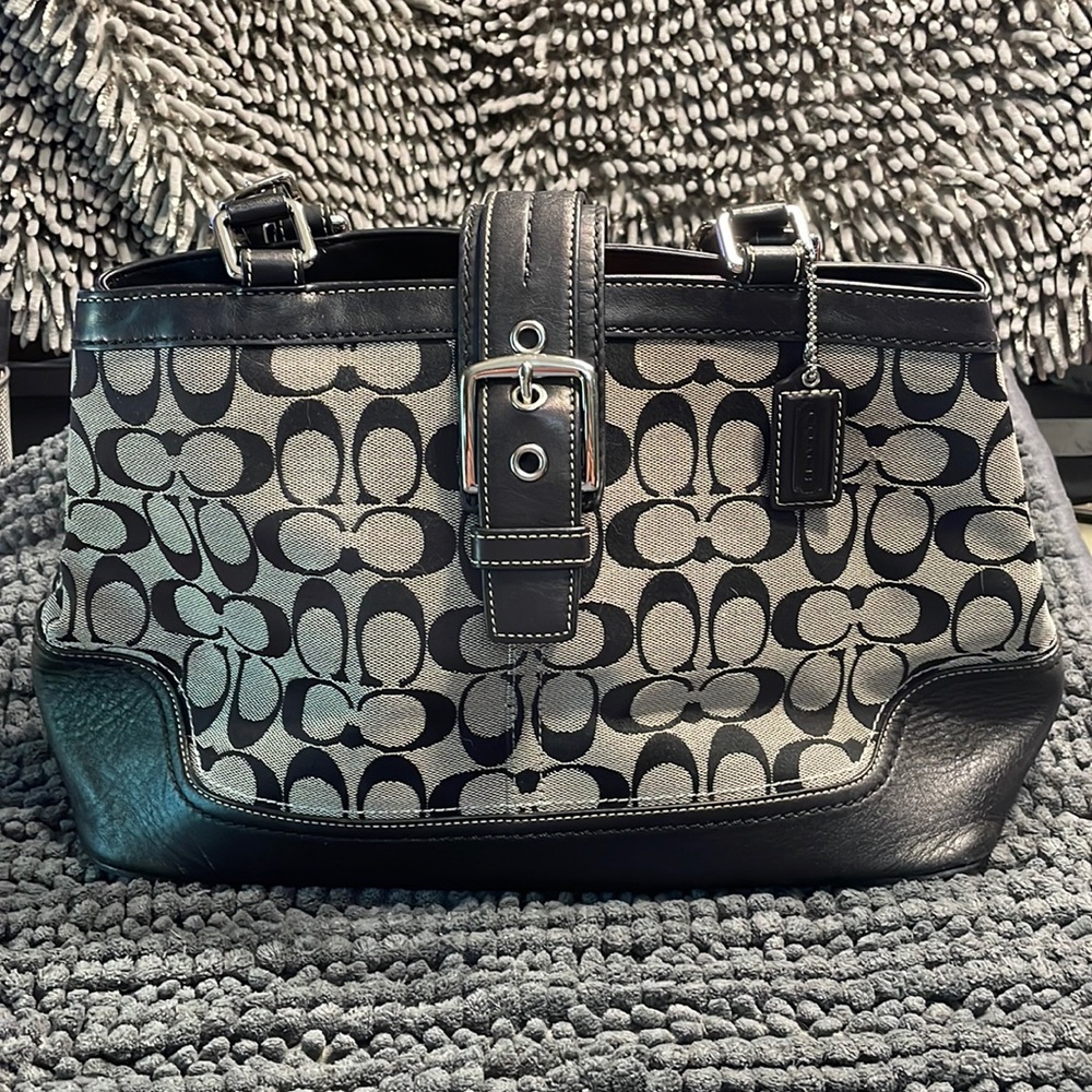 Coach Signature purse
